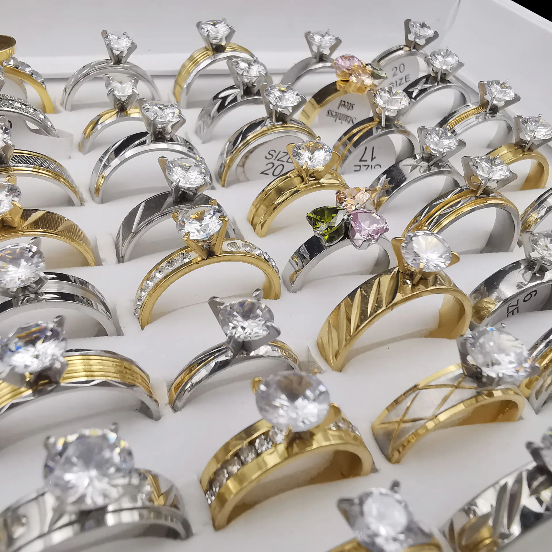 Amazon anel de casamento impermeável, venda quente de diamante pave anel de aço inoxidável anéis de casamento para mulheres anel em massa