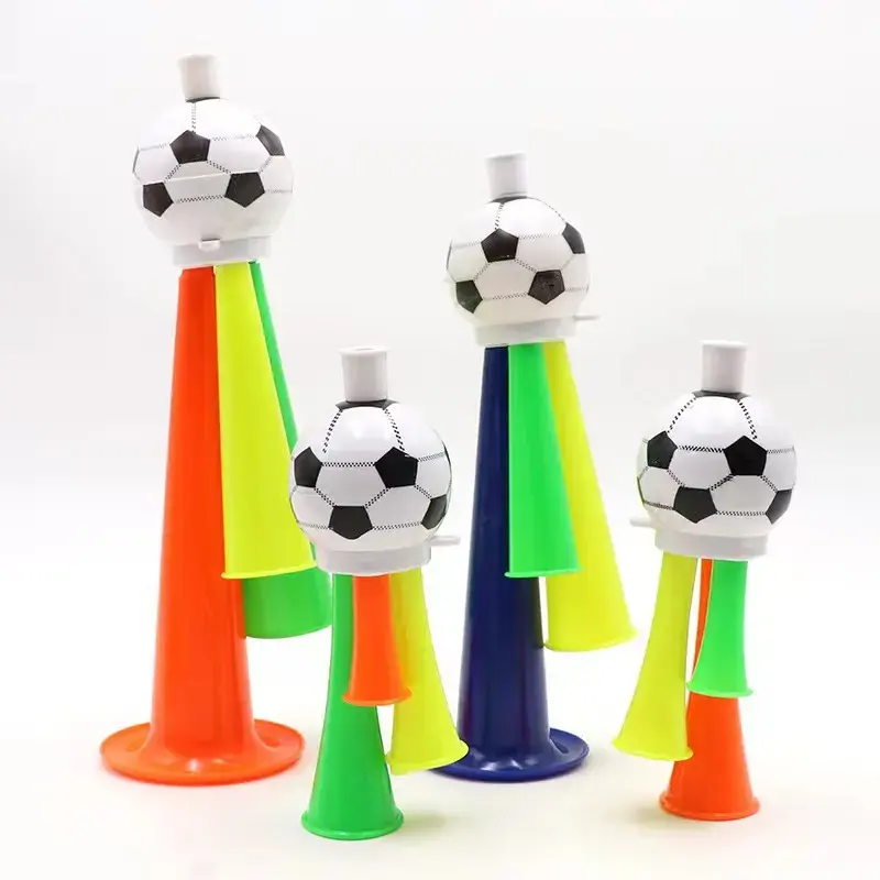 Venda quente futebol trompete criativo pequenos presentes miúdos brinquedos instrumentos jogos animar adereços brinquedo para a promoção