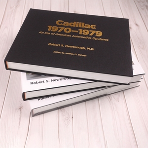Fabrika özel tam renkli ciltli kitap baskı otomobil katalog kitap ile altın folyo baskı ile tozluk - Product Image 1