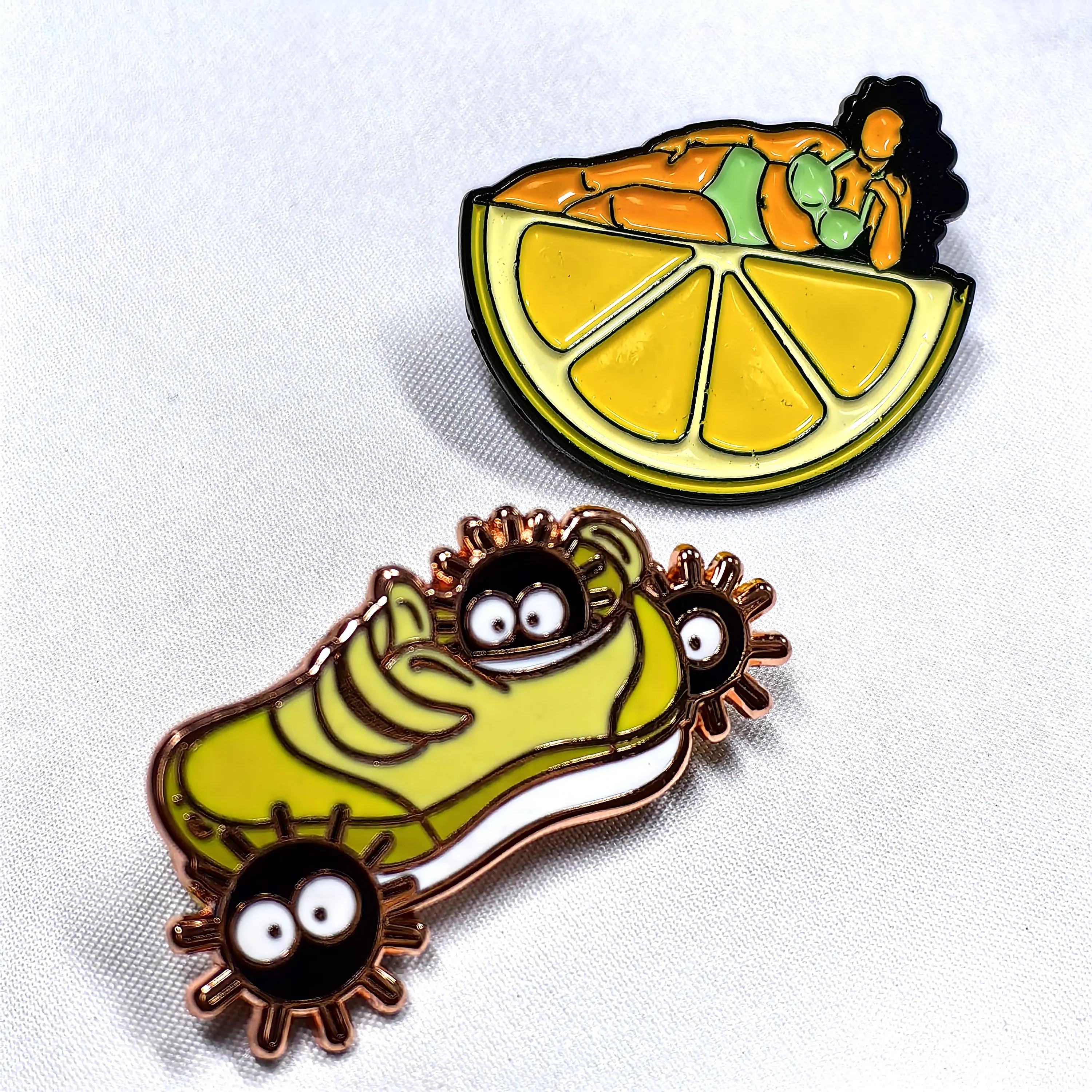 Cartoon Anime Custom Metal Lapel Pin Lemon Yellow Cute Minority Badges Custom Shape Metal Enamel Souvenirs Employee Name Tags