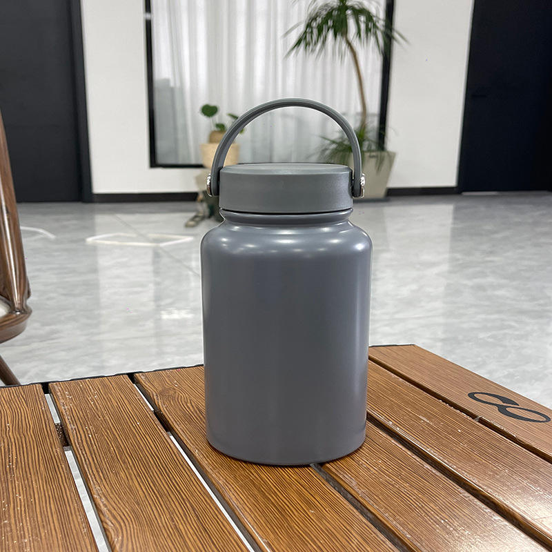 Peinture mate ordinaire gris foncé sans couvercle de tasse