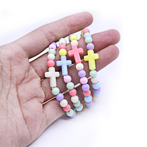 Pulseira de contas de cruz infantil, pulseira de plástico colorido com elástico