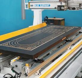Enrutador CNC de cambio de herramienta automático multifunción, máquina perforadora y de grabado de corte de madera para producción de muebles de panel - Product Image 4