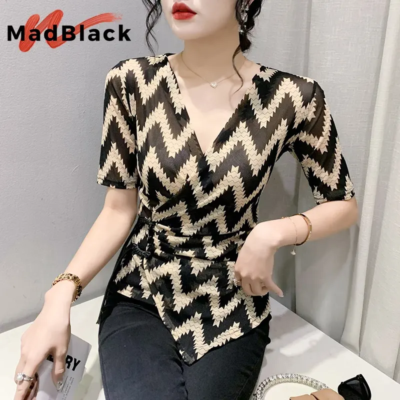 MadBlack Summer European Clothes Tshirt donna Sexy scollo a V geometria stampata Slim top con reggiseno a portafoglio manica corta Tees T35474C