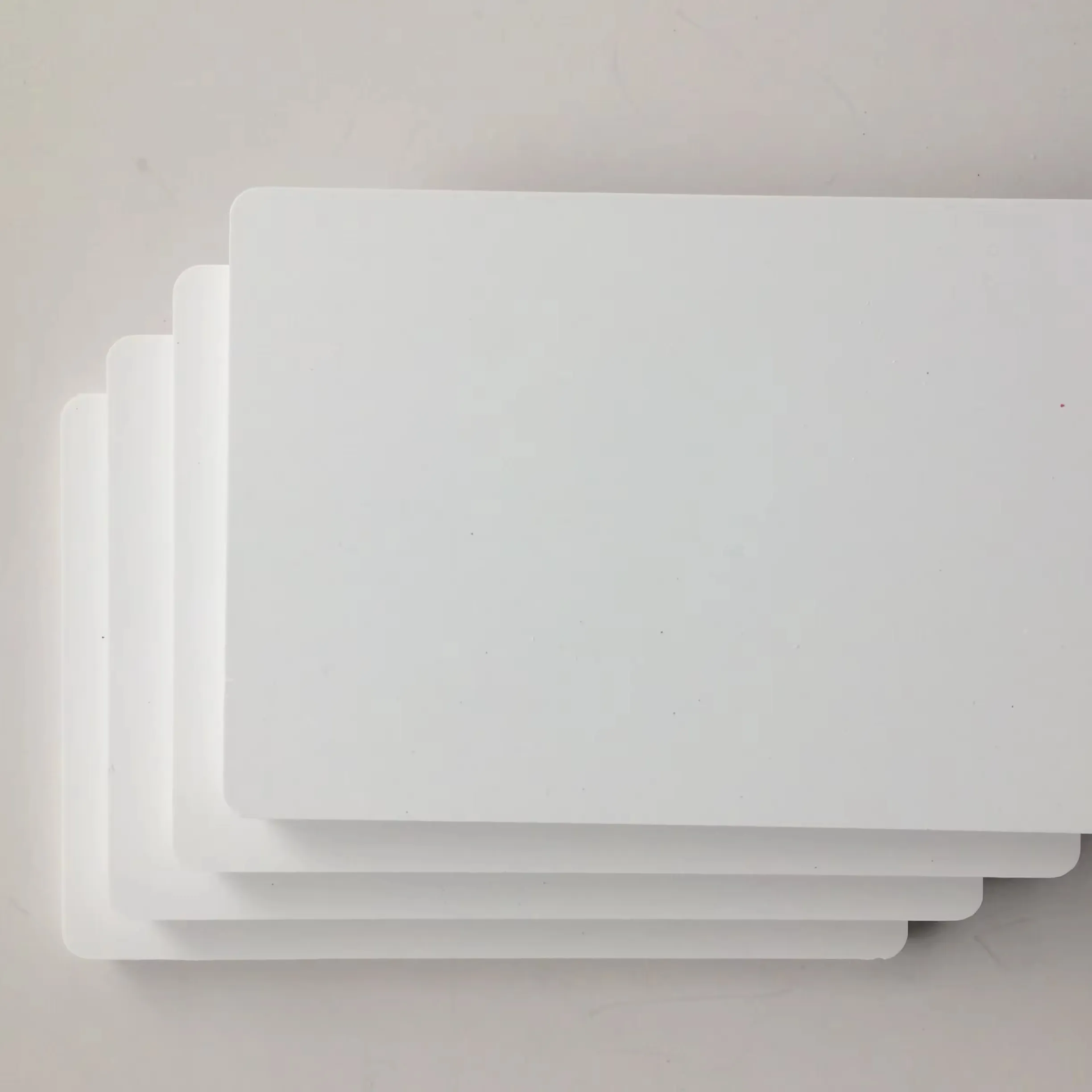 Lámina de PVC rígida blanca de 1mm y 2mm para diseño de tarjetas