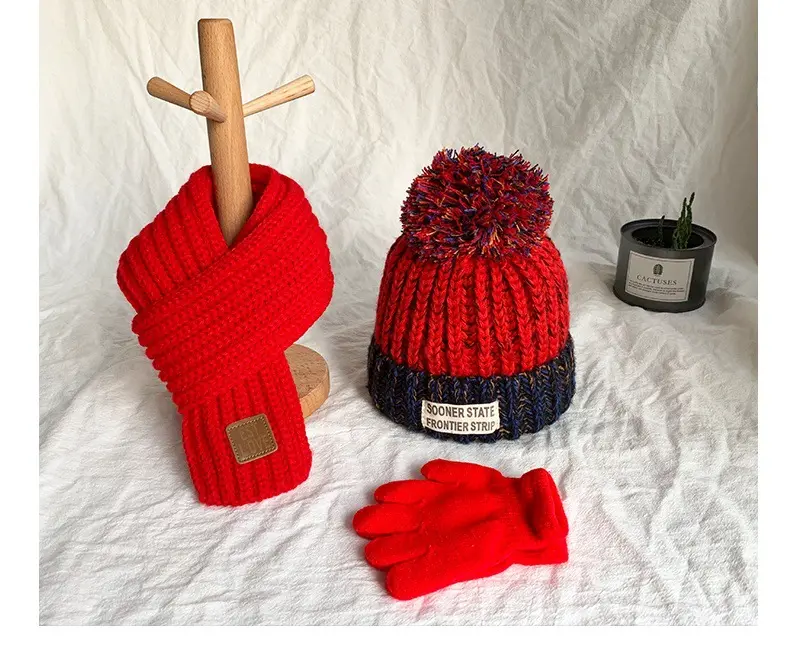 قبعة محبوكة بألوان سادة قبعة بوم بوم بيني الحرارية أوشحة أطفال محبوكة متوسط الحجم بالجملة الشتاء دفاية نمط سميك سادة للأطفال
