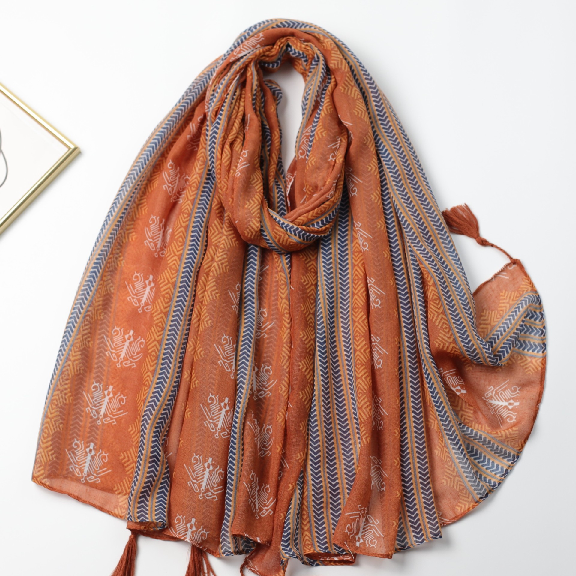 แถบแนวตั้งชาติพันธุ์003-175ซม. ขึ้นไป