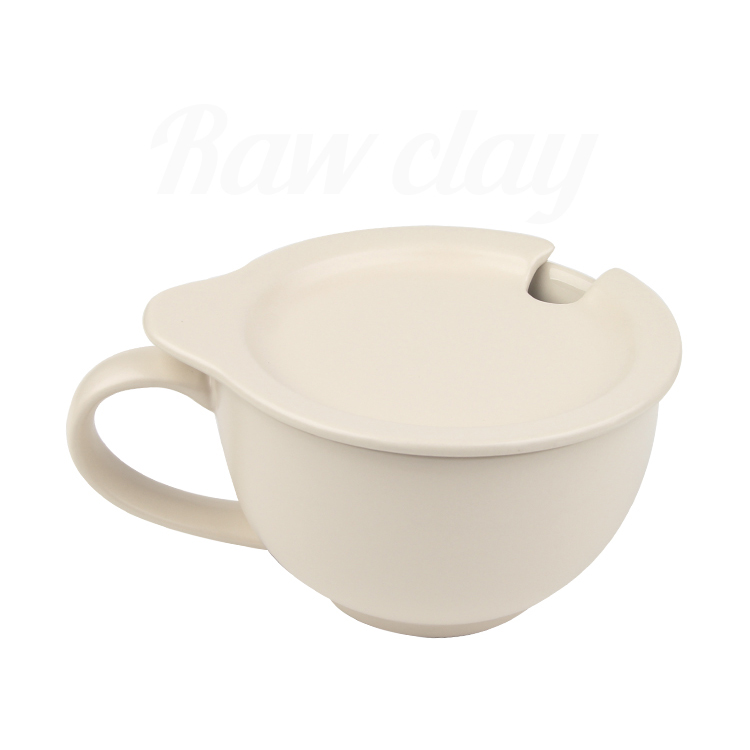 Tasse blanche avec couvercle en bois