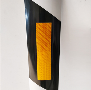 高速道路ドライブウェイ路傍反射安全交通アウトラインマーカー<span class=keywords><strong>FRP</strong></span> PVCプラスチックデリニエーターフレキシブルガイドポスト