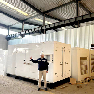 CNMCによる家庭用の有名なカミンズパーキンス20kva50kvaスーパーサイレント防音発電機