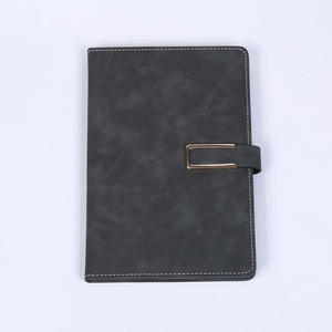 Nueva llegada A5 Juego de papelería Cubierta de cartón Diario para escribir Logotipo personalizado Impresión Cuaderno y bolígrafo Juego de regalo