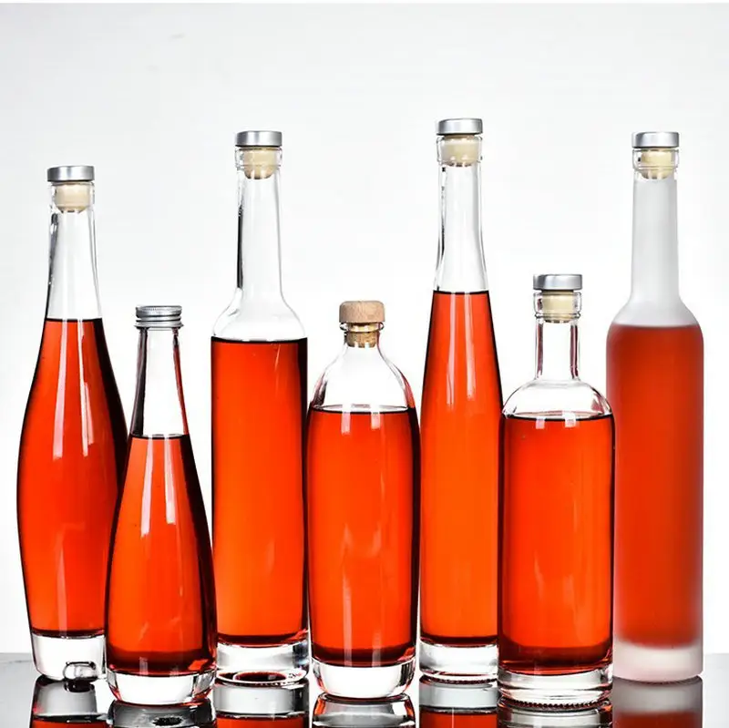 Xuzhou Avertan 200ml 375ml 500ml 700ml 750ml 1000ml espírito vodka garrafa de vidro com cortiça para licor