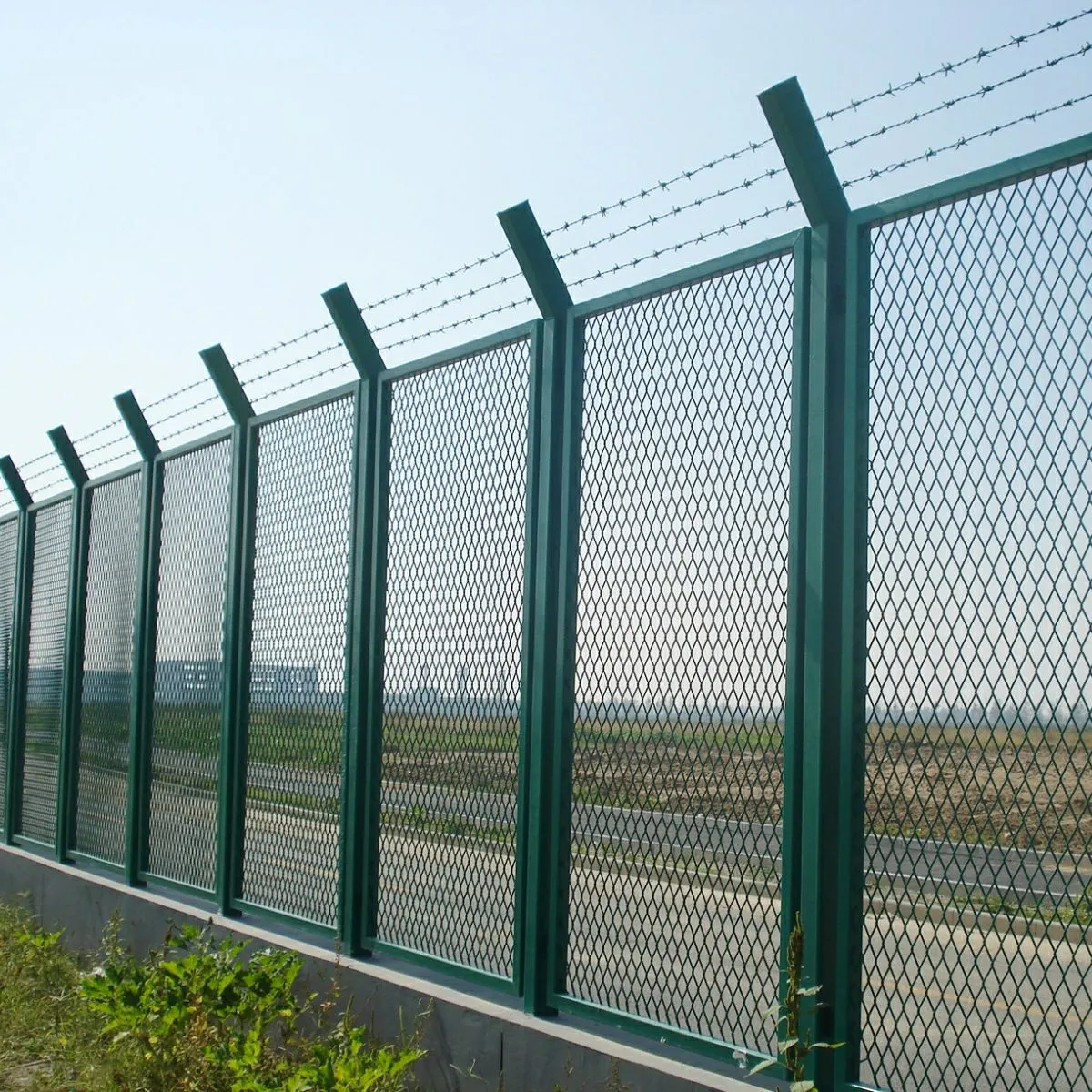 Grades de cerca de segurança de ferro revestido de PVC de alta qualidade, painéis decorativos de metal para cercas de fazenda, feitos de material durável