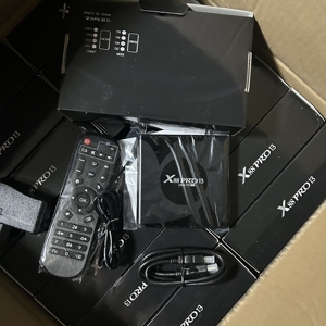 Popüler satış internet dijital tv dönüştürücü 4k akıllı tv kutusu x88 pro 13 yeni varış RK3528 Android 13.0 8K HD <span class=keywords><strong>IPTV</strong></span> Set Top box