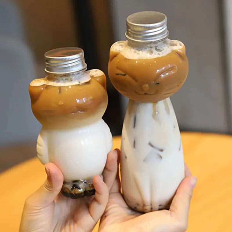 เปล่า 350ml 500ml Fortune Cat รูปร่าง PET โซดาน้ําผลไม้เครื่องดื่มบรรจุภัณฑ์ขวดน้ําพลาสติกอลูมิเนียมสกรู Cap