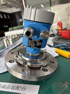 Sensor de radar de alta precisión Transmisor de nivel de radar de 80GHz para medición sólida