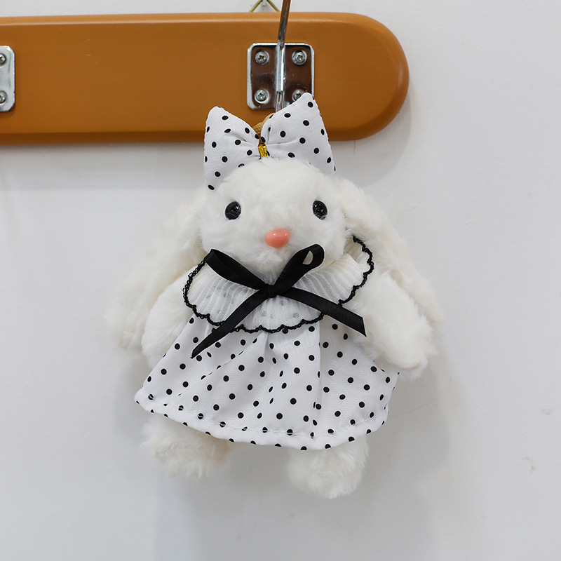 Vestido blanco con lunares negros