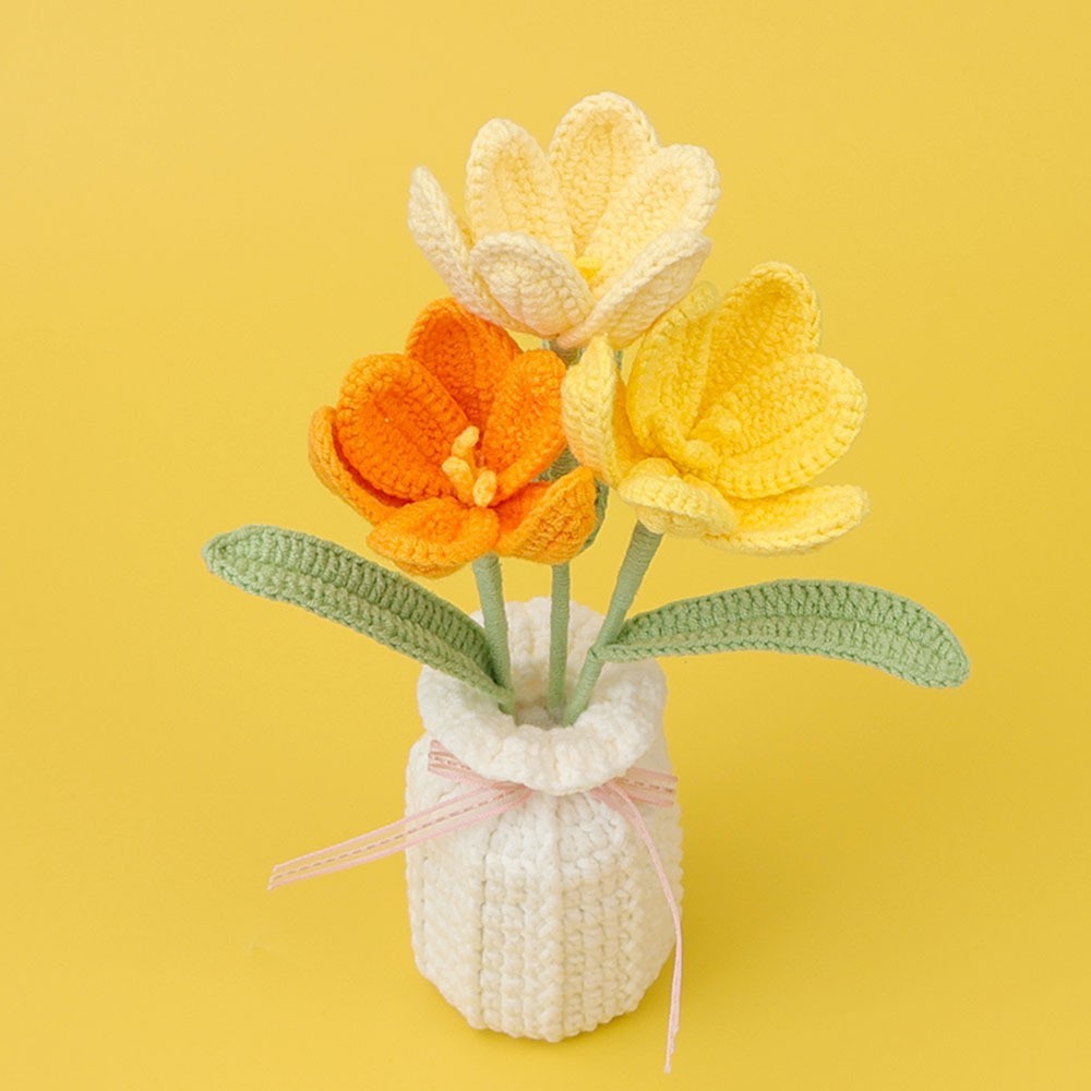 Gradient yellow-3 blooming tulips-large yarn vase style