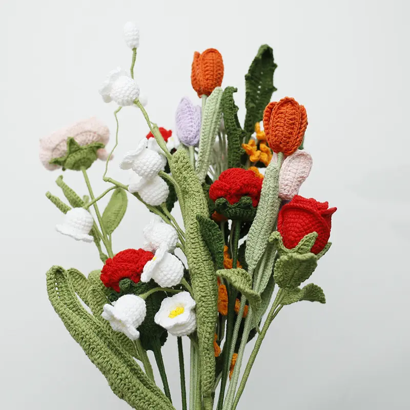 Mechones de rosas de ganchillo hechos a mano para decoración del hogar