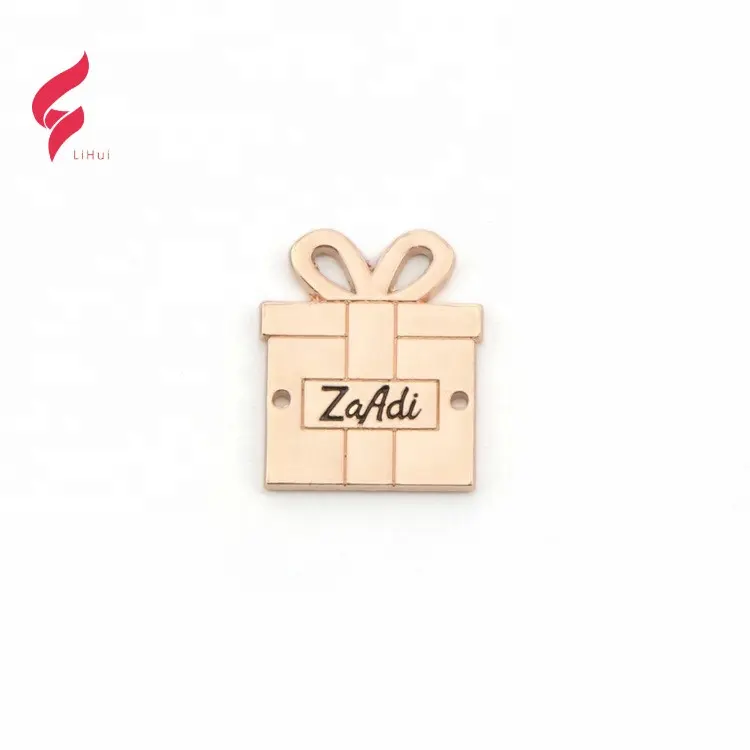 High-end-bekleidungs zubehör individuelle handarbeit logo relief metall name tag für bekleidungs