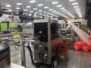Apparecchiature per l'elaborazione delle immagini con tecnologia di apprendimento profondo AI per il rilevamento dei difetti dei tappi di bottiglia in plastica - Product Image 6