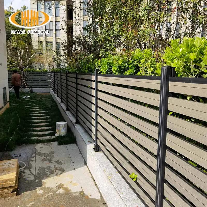 Clôture en bois et plastique composite, panneaux de clôture de jardin de maison mieux que la clôture en vinyle pvc