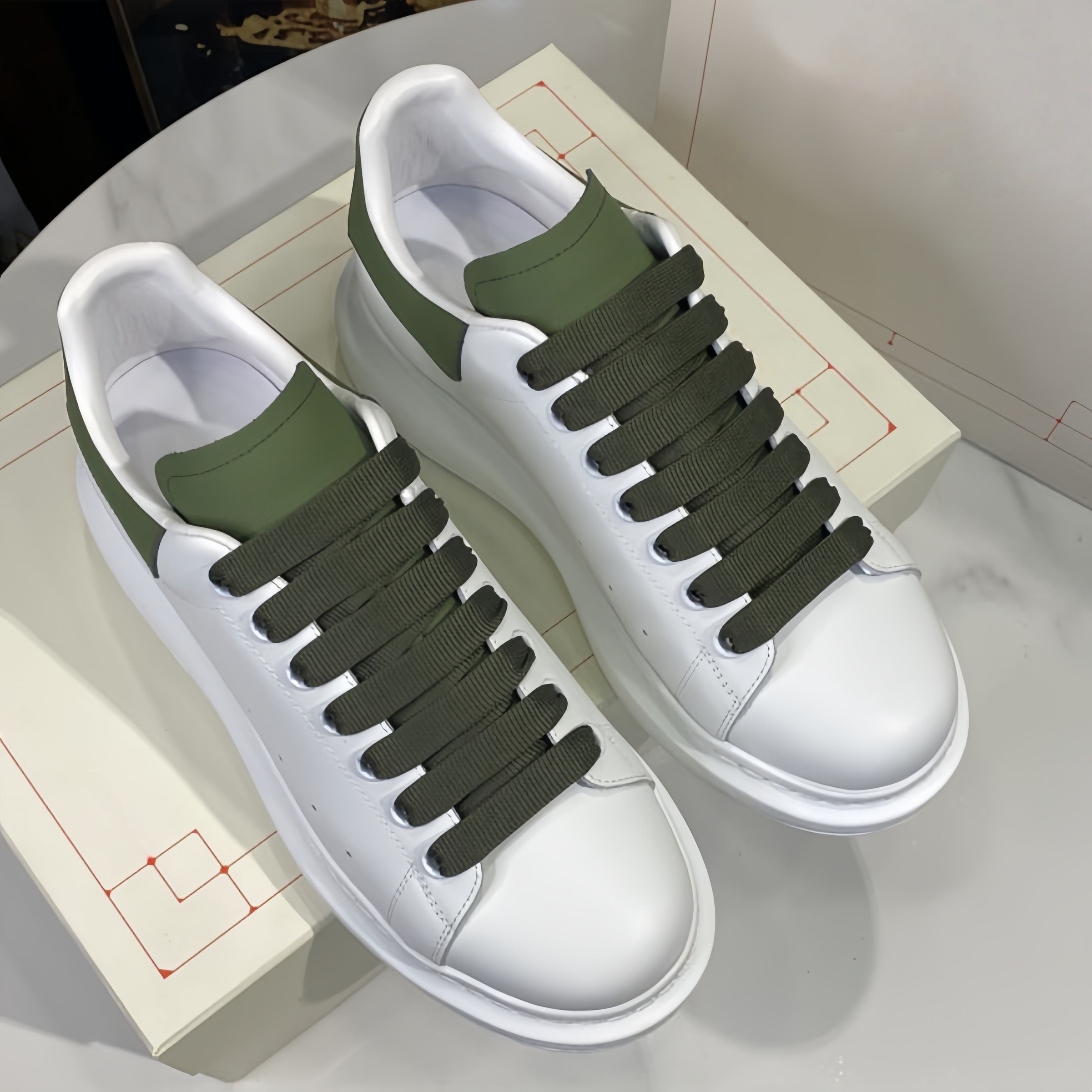 สีเขียว