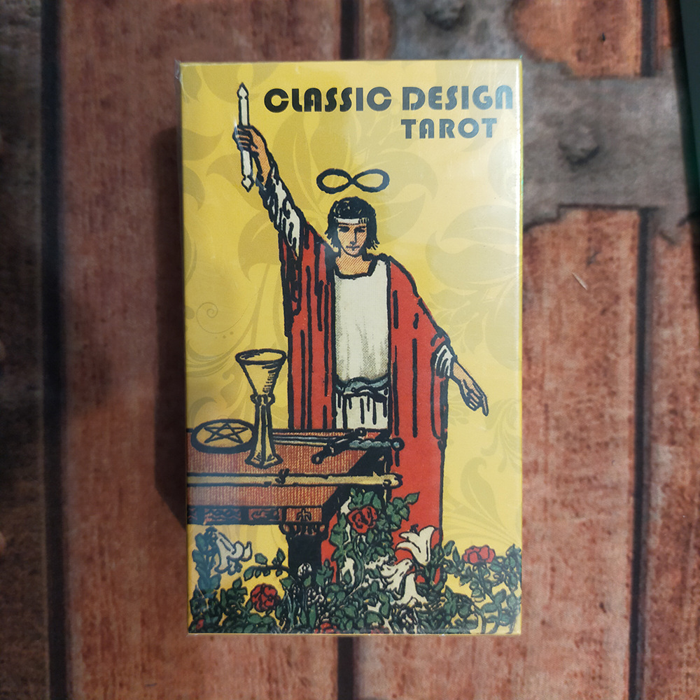 Edición original del tarot de diseño Claic con manual de instrucciones.
