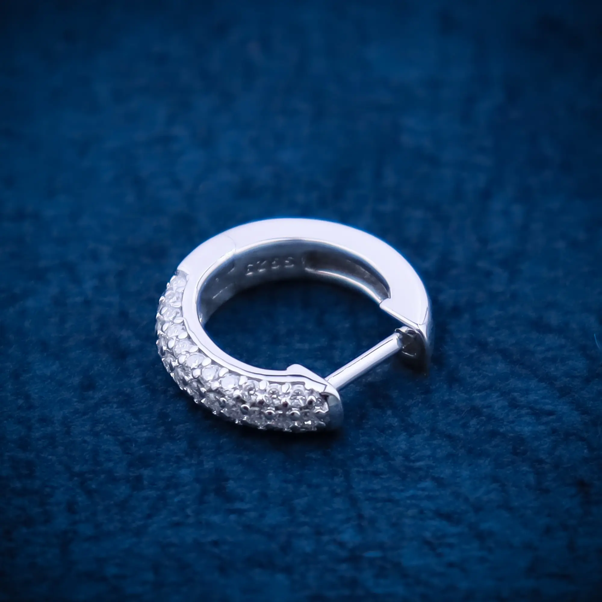 Gioielli moissanite diamanti mini trendy oro bianco placcato 925 sterling huggie orecchini in argento per donna uomo
