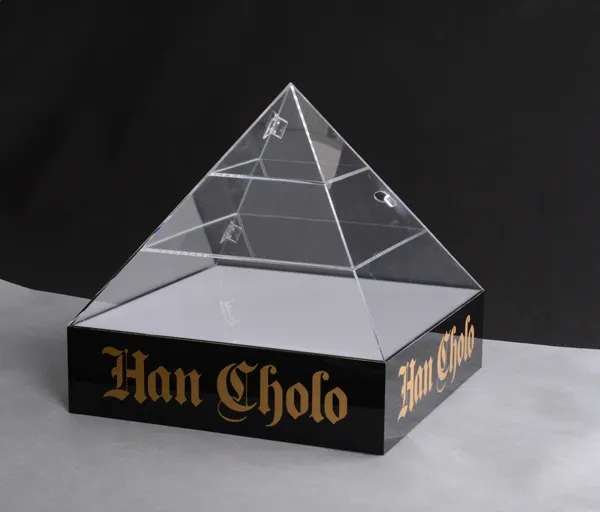 Pirámide modelo decoración sombrero acrílico contenedor caja de exhibición