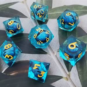 Chất Lượng Cao Đa Diện Màu Xanh Rõ Ràng Nhựa Xúc Xắc Đặt Bàn Hội Đồng Quản Trị Trò Chơi Xúc Xắc Phụ Kiện Dnd Nhựa Lỏng Lõi Xúc Xắc Bộ - Product Image 4