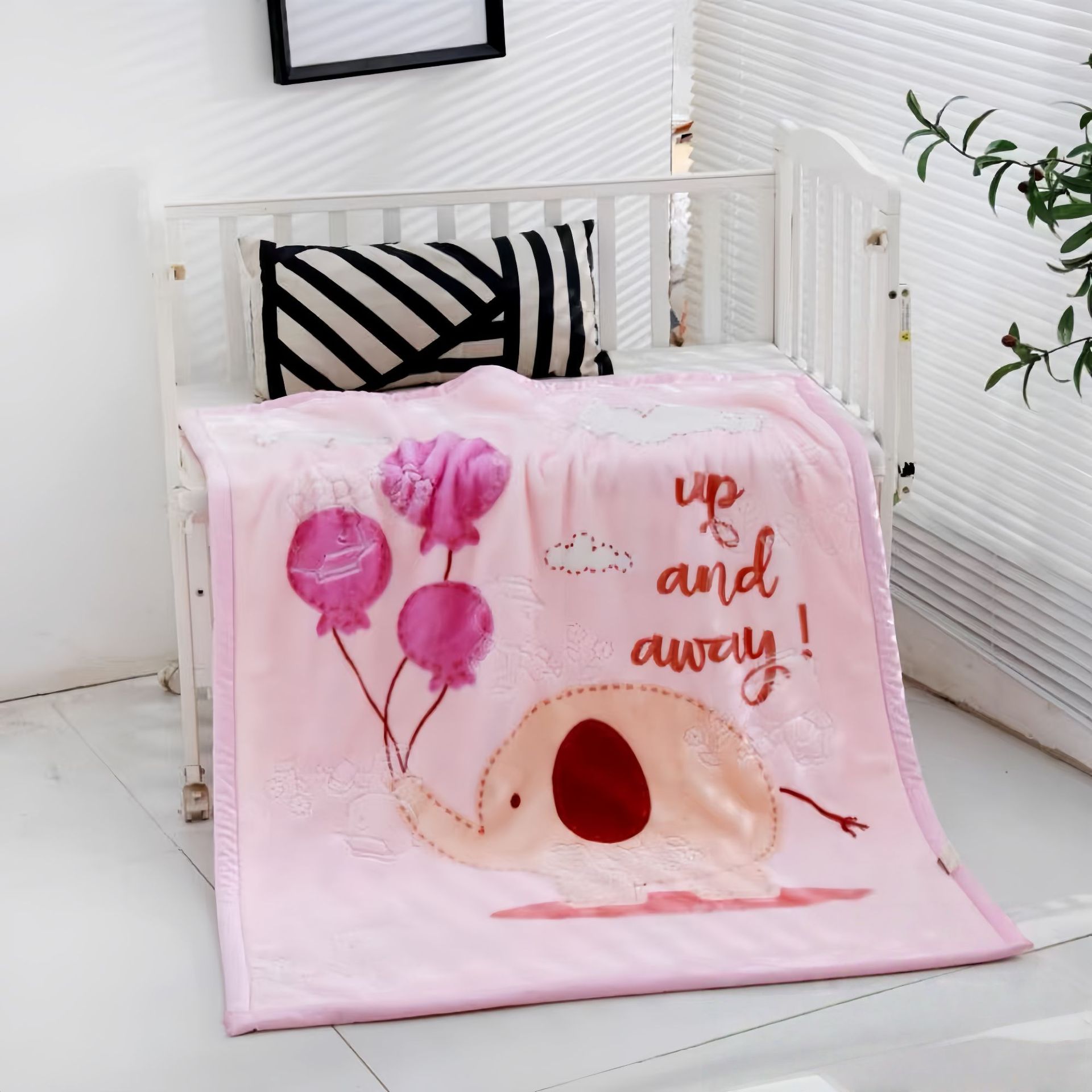 Éléphant ballon rose