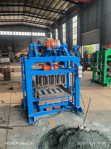 La máquina de fabricación de ladrillos de bloques móvil de la QTJ4-40 puede producir diferentes bloques cambiando el molde - Product Image 6