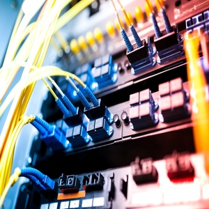 Cable de conexión de fibra óptica multimodo OM3 Simplex de alto rendimiento, PVC/LZSH personalizado para centro de datos/solución FTTX para WiFi - Product Image 6