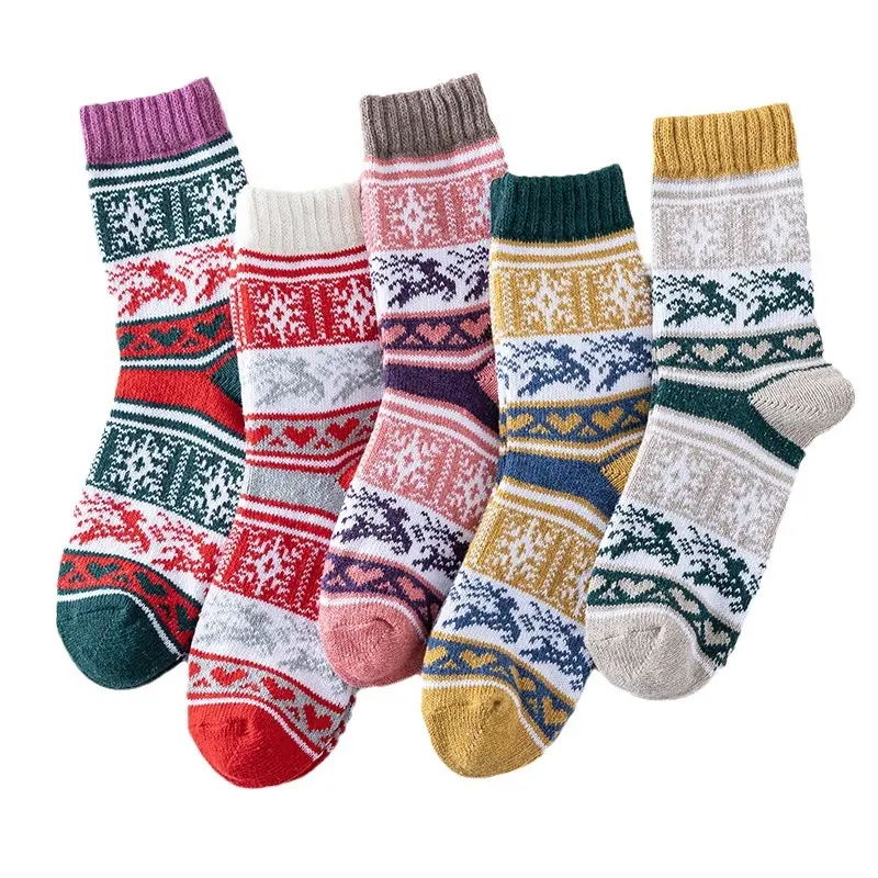 Vente en gros de chaussettes d'hiver épaisses et chaudes en fourrure de lapin Chaussettes thermiques nordiques de Noël pour femmes