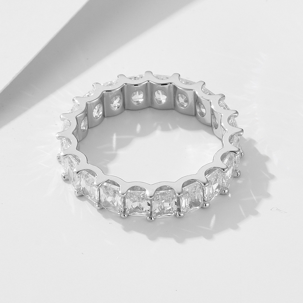 secondary ring white gold