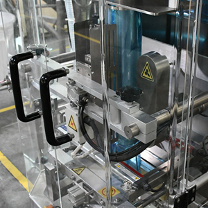 JCL Automatic Vertical Packing Machine Liquid Filling and Foil Packaging Machine Ketchup Tomato Sauce Salad Dressing - Product Image 3