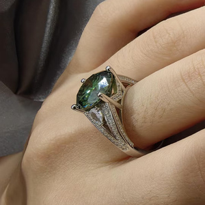 Yeşil mozanit elmas 5ct düğün S925 gümüş yönlü moda stil dört yönlü tasarım nişan yüzüğü ile - Product Image 4