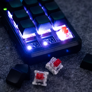2.4G无线可编程宏键盘usb-c迷你定制键盘12键2旋钮多媒体发光二极管灯机械热插拔