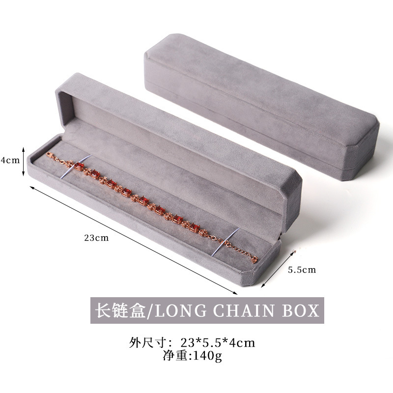 Caja de cadena gris plata