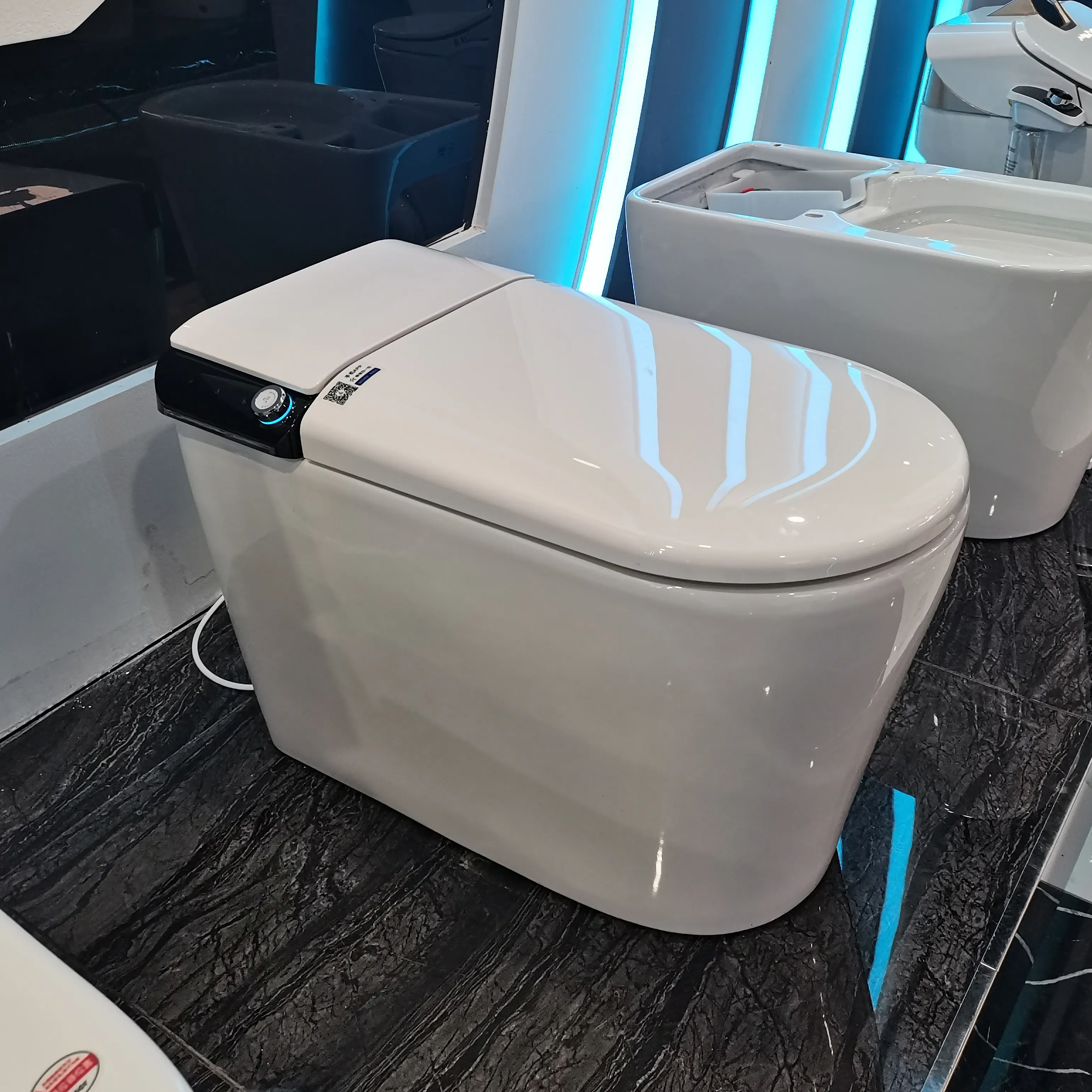 Tanpa bingkai s-trap sanitasi Ware Sensor otomatis Flushing One-piece Tankless Toilet pintar