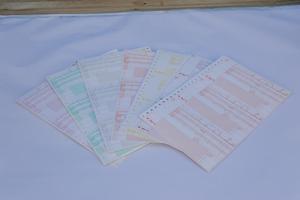 Formas impresas de papel continuo sin carbón para ordenador