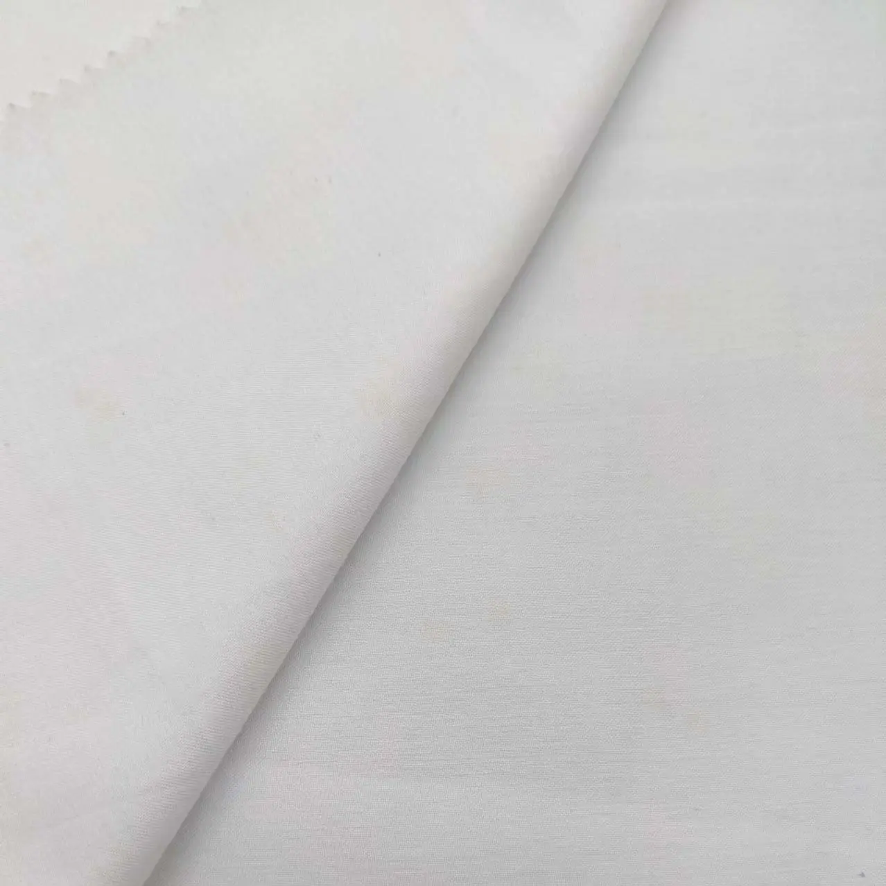 Großhandel 50 dx50s Poly Baumwolle weiße Farbe Satin Home Textil Bettwäsche Stoff