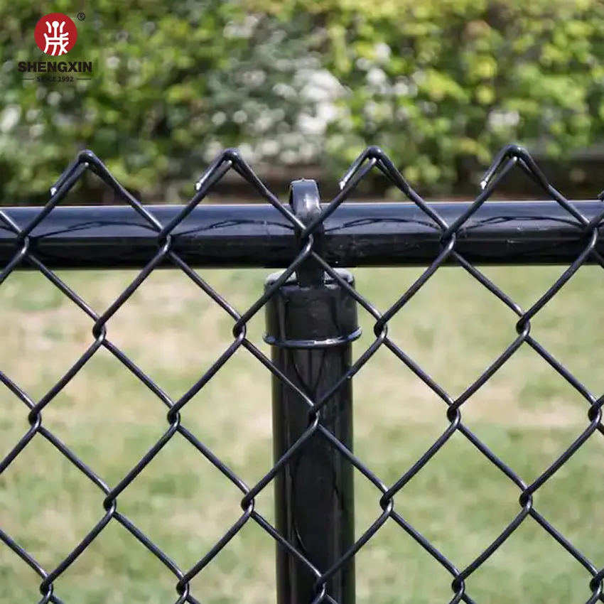 Taille personnalisée galvanisé à chaud et enduit de PVC Prix de clôture grillagée pour terrain de football de jardin de ferme