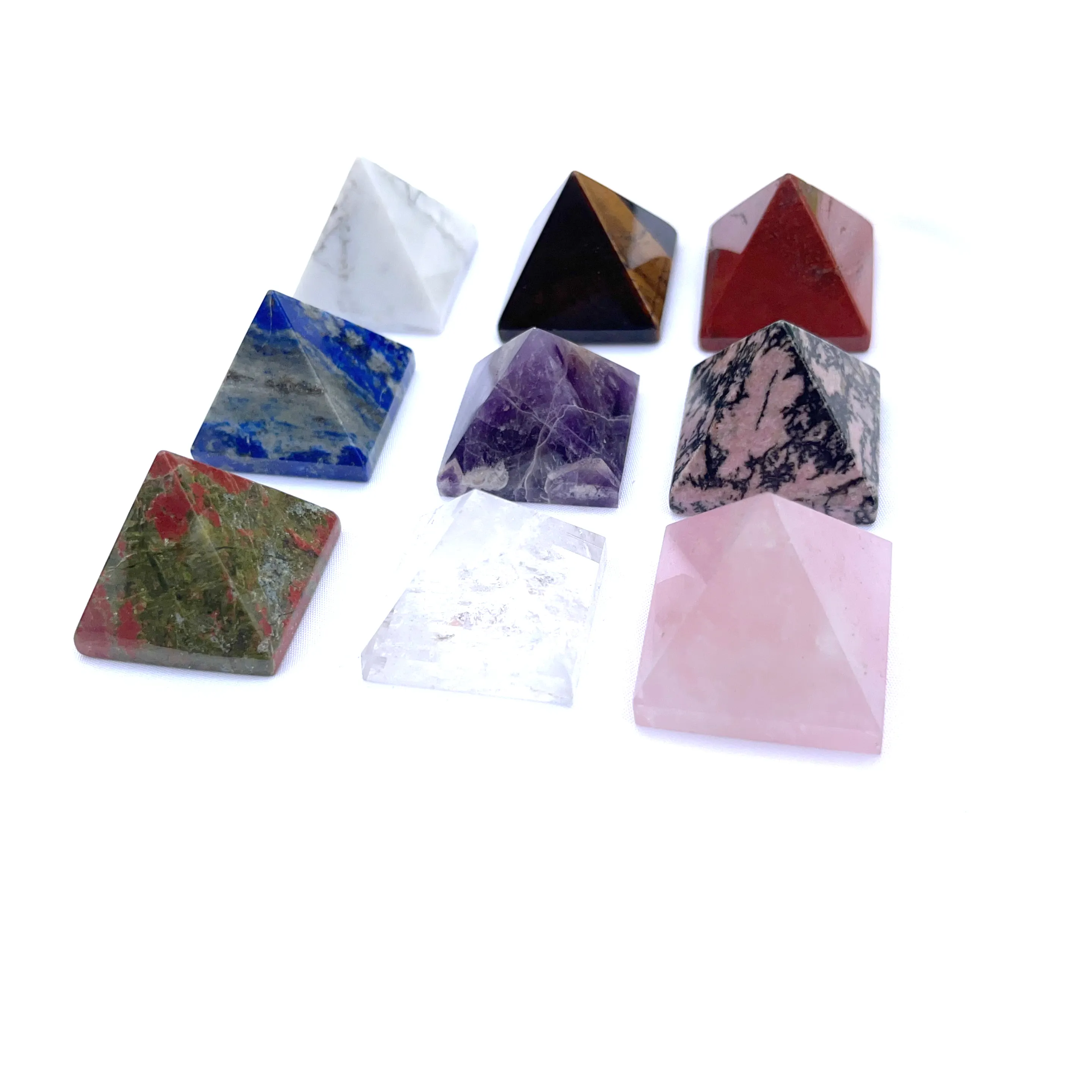 Souvenir di cristallo della piramide di cristallo di pietra naturale all'ingrosso all'ingrosso per la guarigione dell'energia del regalo