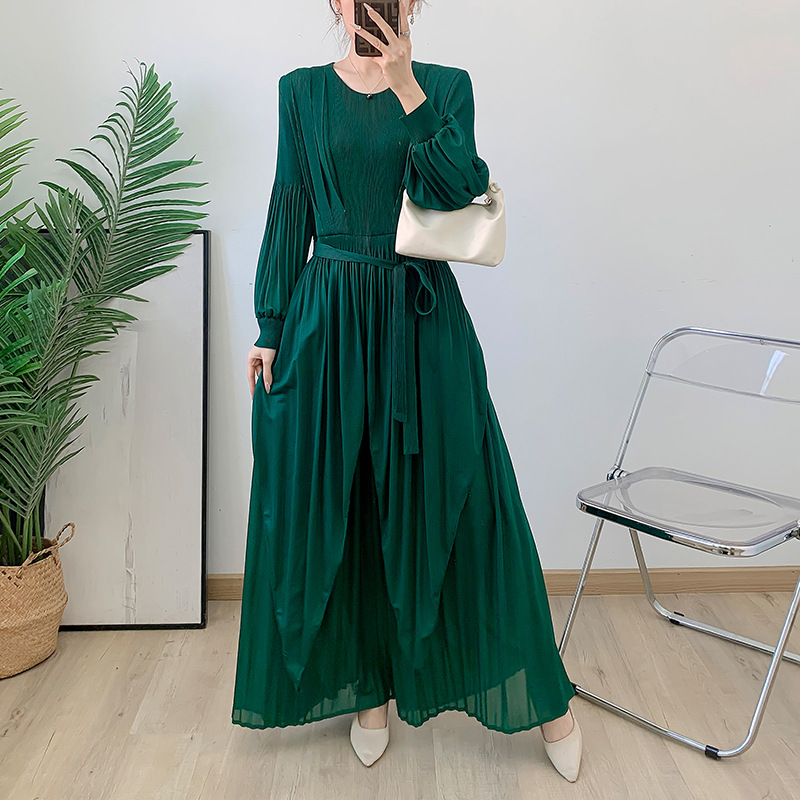 blackish green