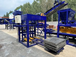 Il completamente automatico integrato blocco di interblocco QT5-15 che fa la macchina per cemento blocchi di mattoni cavi è per la vendita - Product Image 2