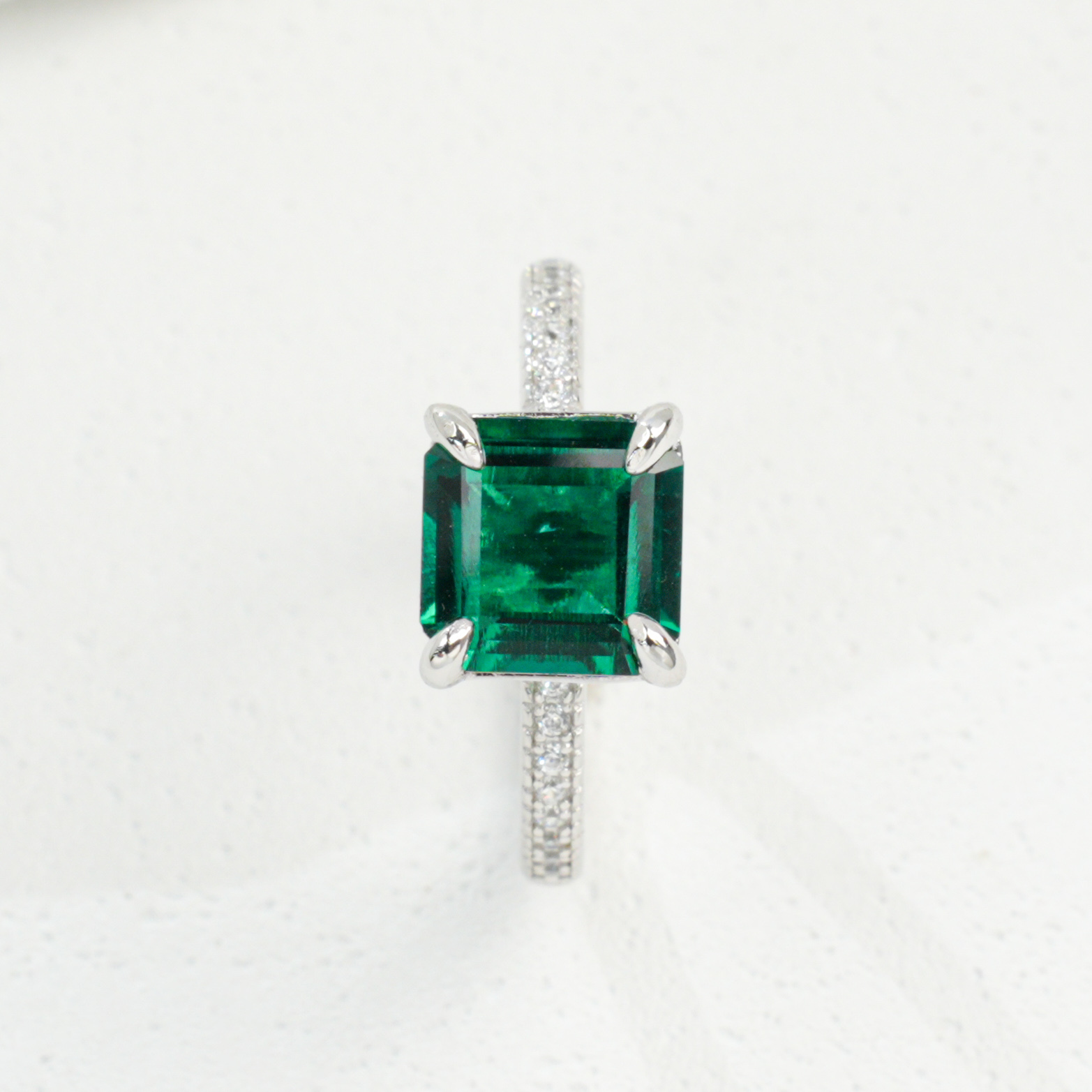 Niche Emerald Ring