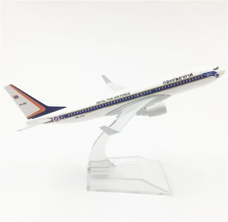 THAI B737