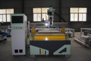 Neues Design atc cnc Router Maschine mit Werkzeug magazin vier Köpfe atc cnc Router mit automatischem Laden Entlade tische - Product Image 3